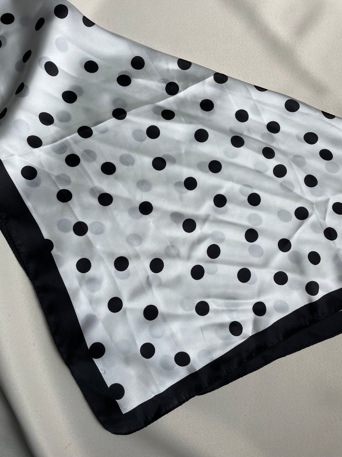 Foulard Pois Livaya - Boutique e-shop